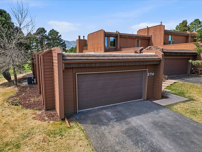 3710 Camels Ridge Ln — Photo 3