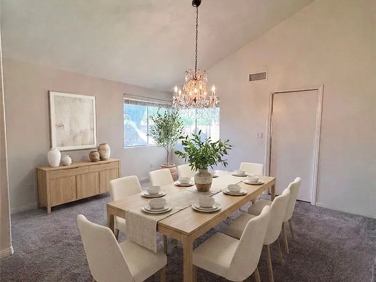 10209 Oakdale Ave — Photo 8