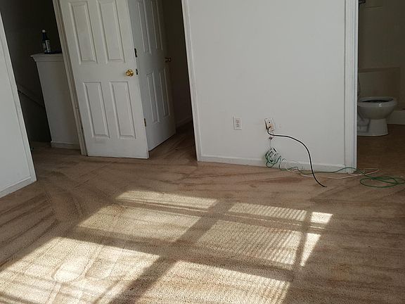 Master Bed, Bath and Walk-in Closet