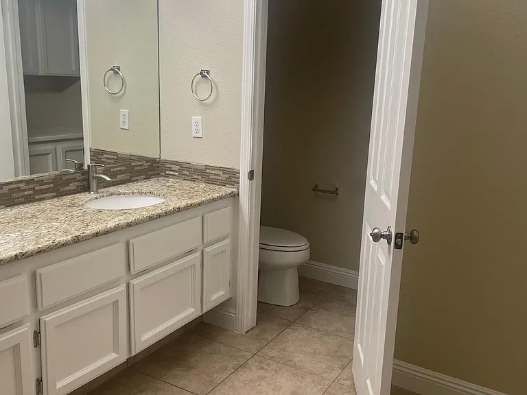 2182 Decatur Ave — Photo 31