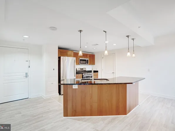 2451 Midtown Ave #927, Alexandria, VA 22302
