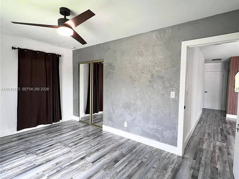 2425 SW 26th Ln — Photo 11
