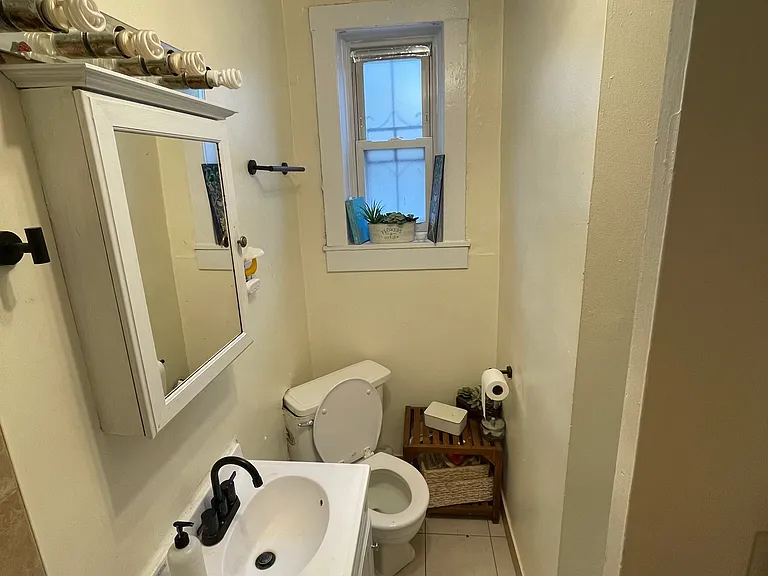 736 W Cornelia Ave #3F — Photo 9
