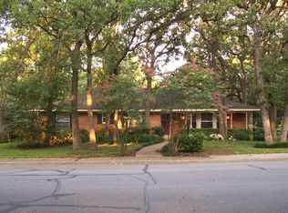 1813 Post Oak Dr, Irving, TX 75061