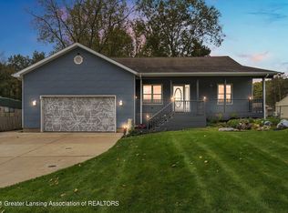 6013 Greenman St, Haslett, MI 48840