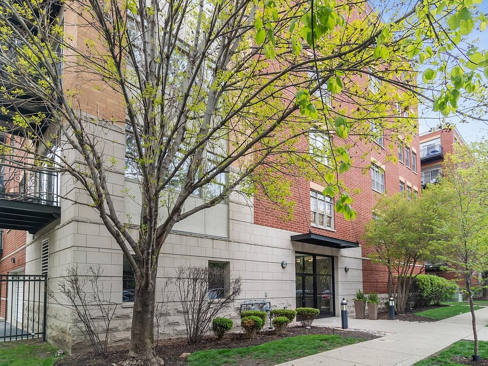 1st image of 2310 W Saint Paul Ave APT 302