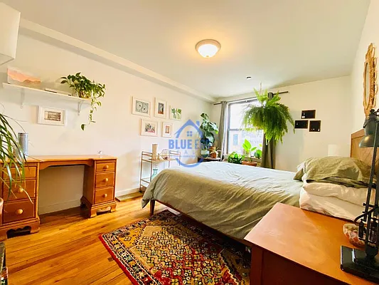 Rented by Blue Egg Realty Corp | media 9
