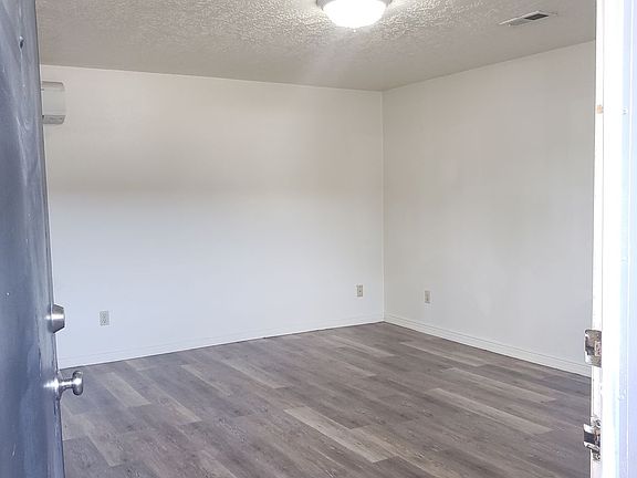 3rd image of 423 S State St APT 106