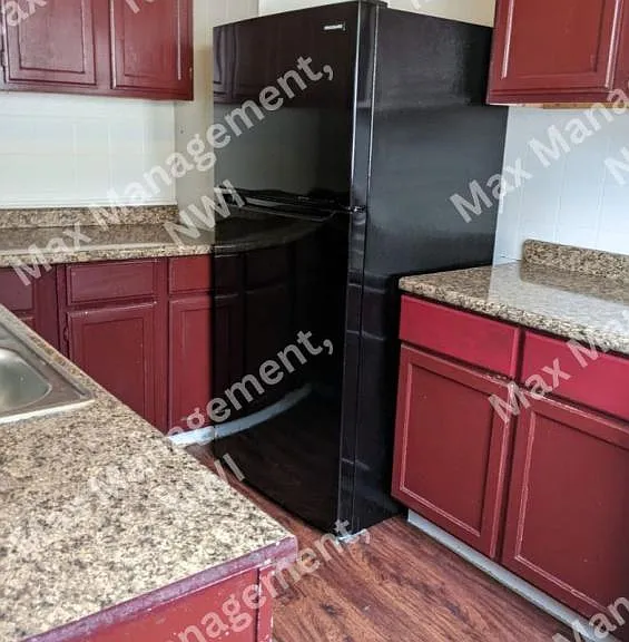 3225 Kenwood St — Photo 11