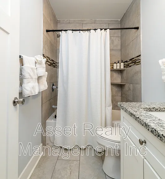 301 E Quincy Ave — Photo 23