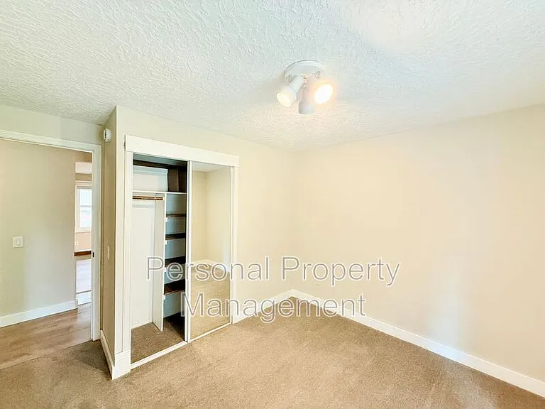 9411 NE Pinecreek St — Photo 12