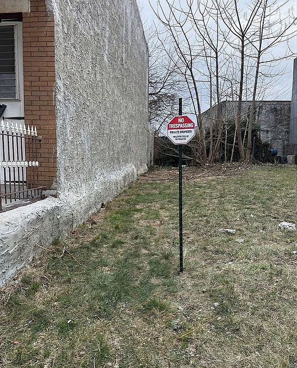 1st image of 1716 N Judson St