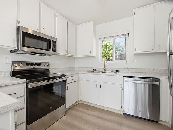 3rd image of 228 Las Flores Dr #4