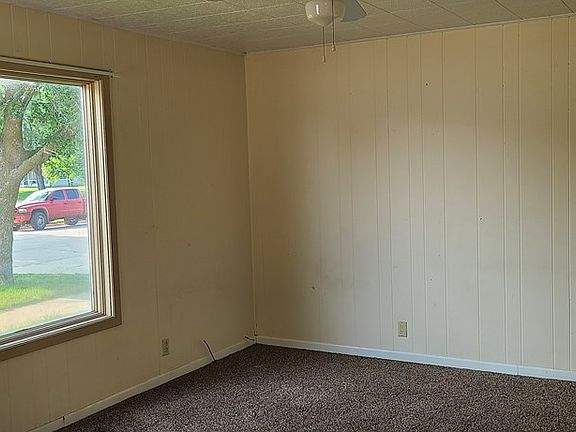 3rd image of 1007 N Main St