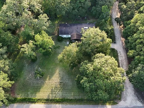 7872 Beekeeper Ln, Silsbee, TX 77656