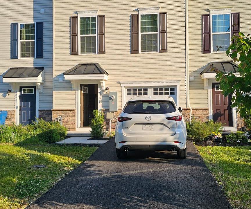 1st image of 2055 Rivers Dr