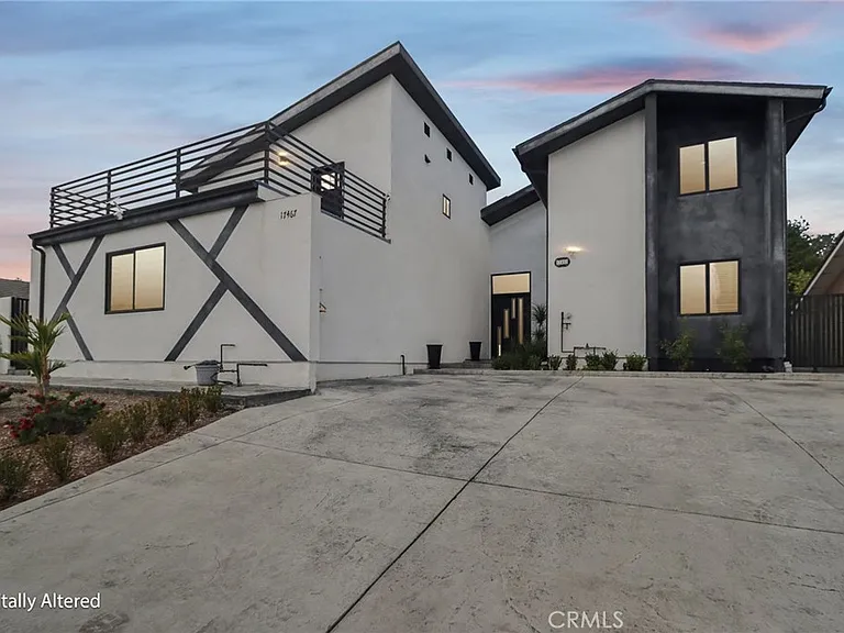17465 Tuscan Dr — Photo 40