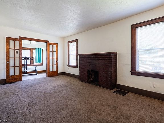 4th image of 1056 Georgia Ave