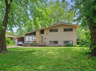 850 N Country Acres Ave, Wichita, KS 67212