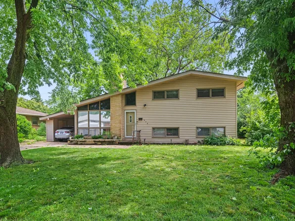 850 N Country Acres Ave, Wichita, KS 67212