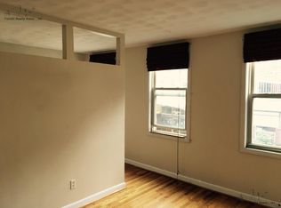 18 Parmenter St #1F, Boston, MA 02113