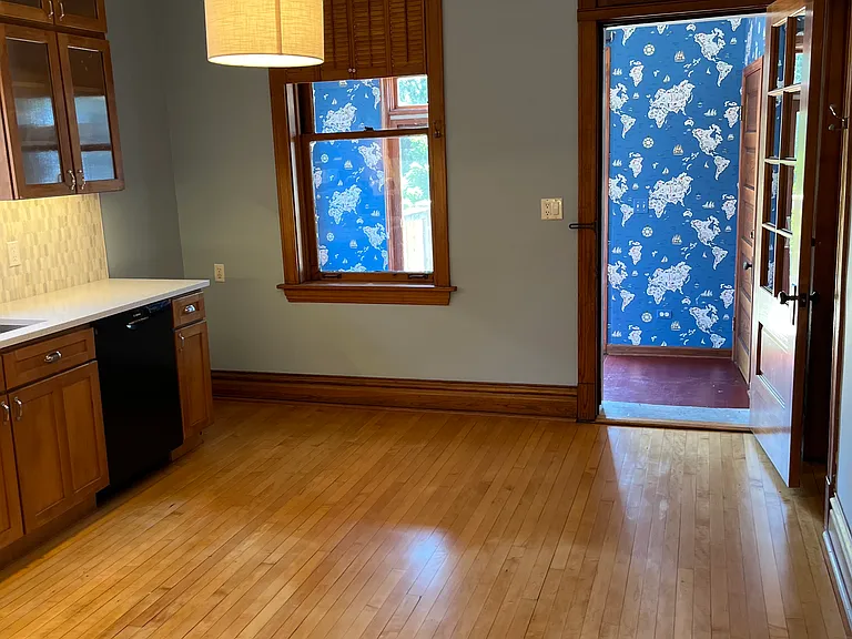 1925 W Eddy St #2 — Photo 8
