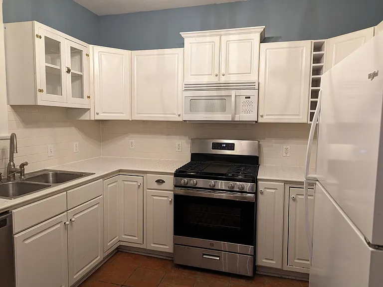 932 Picheloup Pl — Photo 8