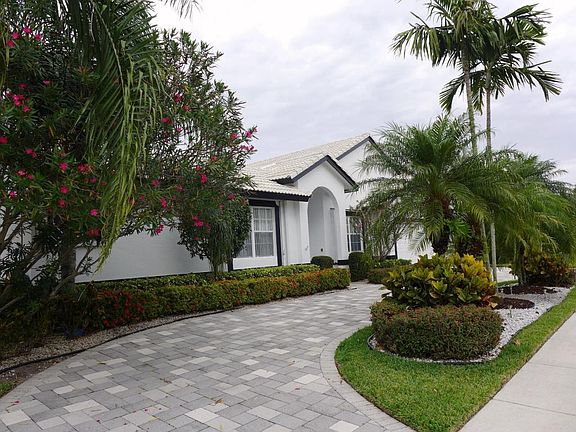 2nd image of 6073 Golf Villas Dr