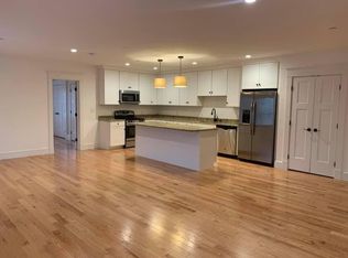81 County Rd, Mattapoisett, MA 02739