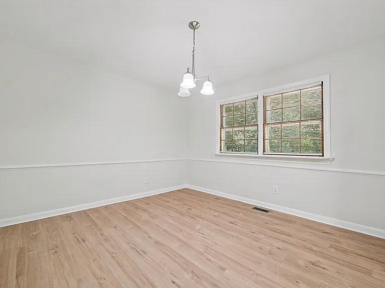 97 Shamrock Ln — Photo 9
