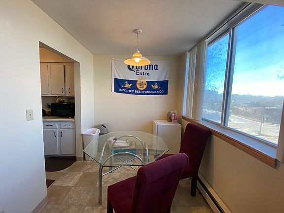 5th image of 1320 E Capitol Dr APT 306