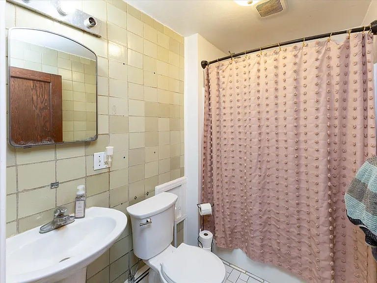 547 W Main St — Photo 7