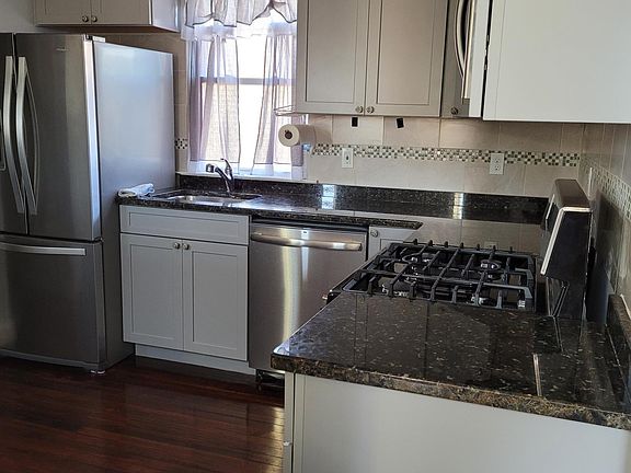 3rd image of 178 Union Ave Floor 3