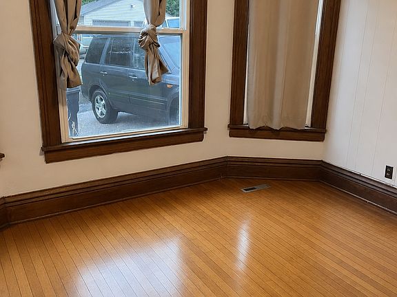 5th image of 339 E Pleasant St #1
