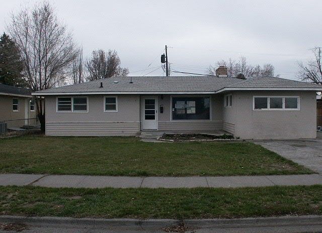 1st image of 811 S Evergreen Dr