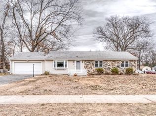 290 Wolf Swamp Rd, Longmeadow, MA 01106