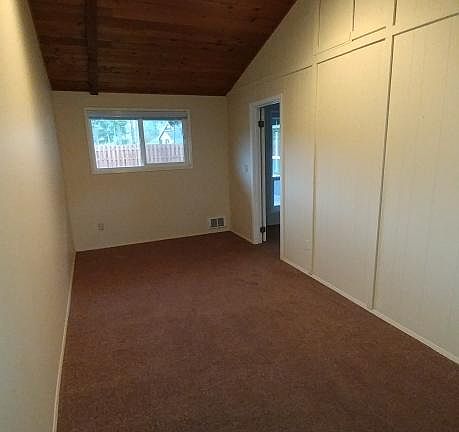 4th image of 396 Camaloch Dr