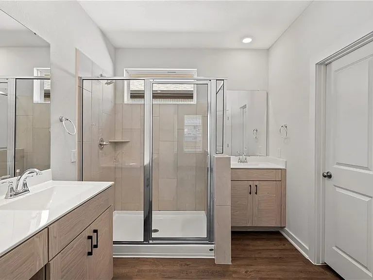 1012 Paddock Ln — Photo 7