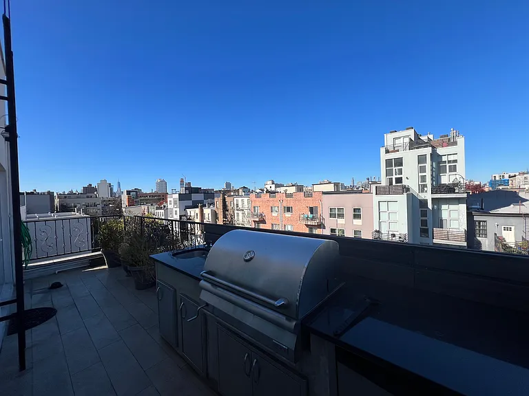 43 Meserole St #4B — Photo 20