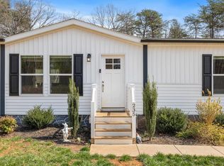 235 Shores Rd, Palmyra, VA 22963