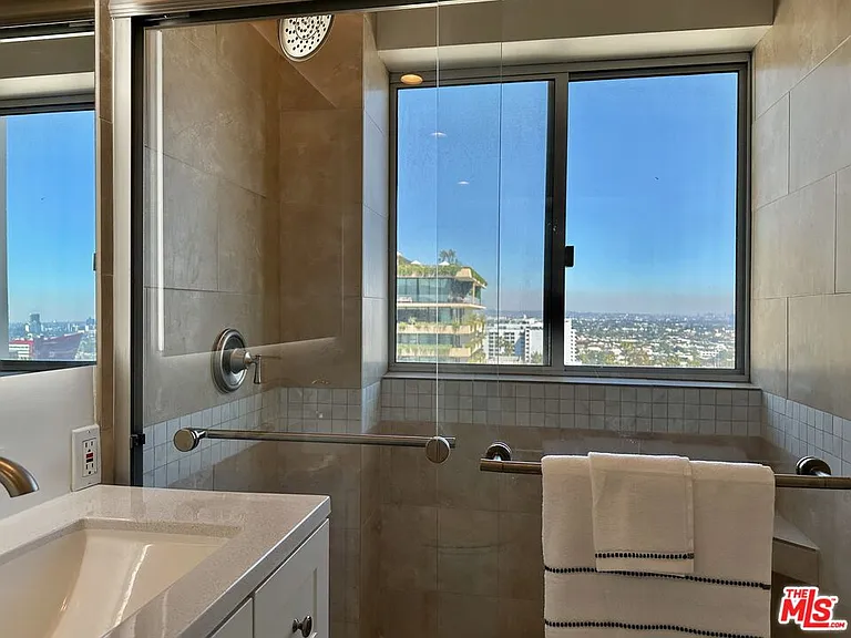 999 N Doheny Dr #904 — Photo 13