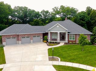 1822 Rustic Oak Dr, Washington, IL 61571