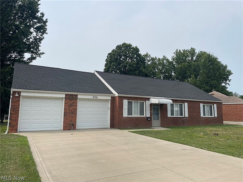 1st image of 696 Walnut Dr