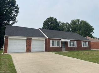 696 Walnut Dr, Euclid, OH 44132