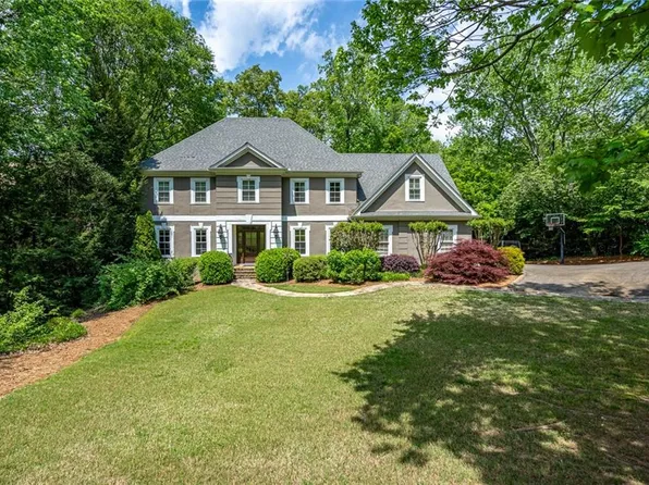 300 Sologne Ct, Sandy Springs, GA 30327