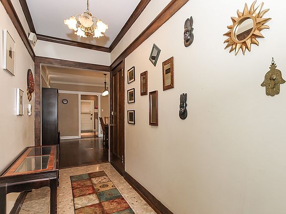 3rd image of 2220 W Rosemont Ave #2