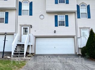 203 Scenic Hill Dr, Carnegie, PA 15106