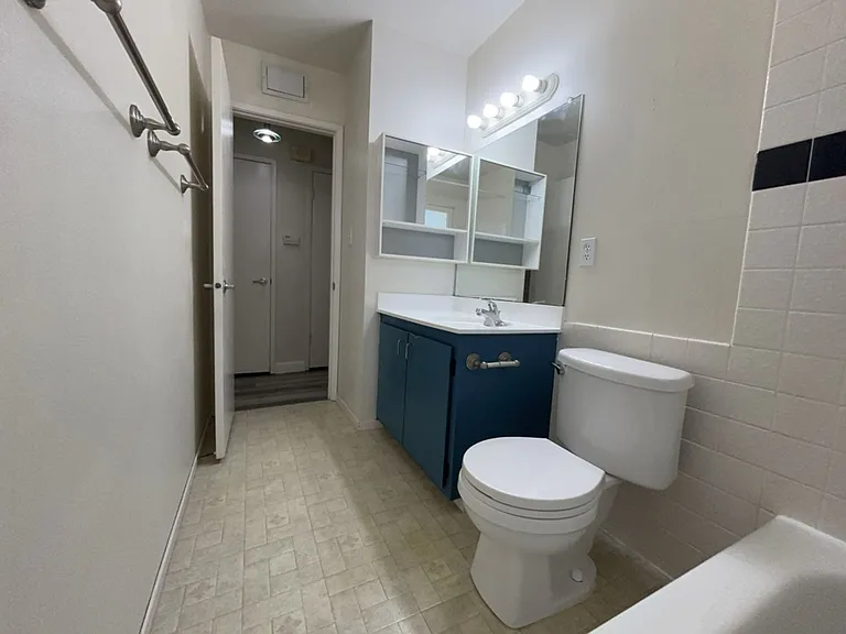 1901 Donner Ave #4 — Photo 7