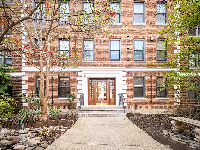 64 Queensberry St #101 — Photo 9
