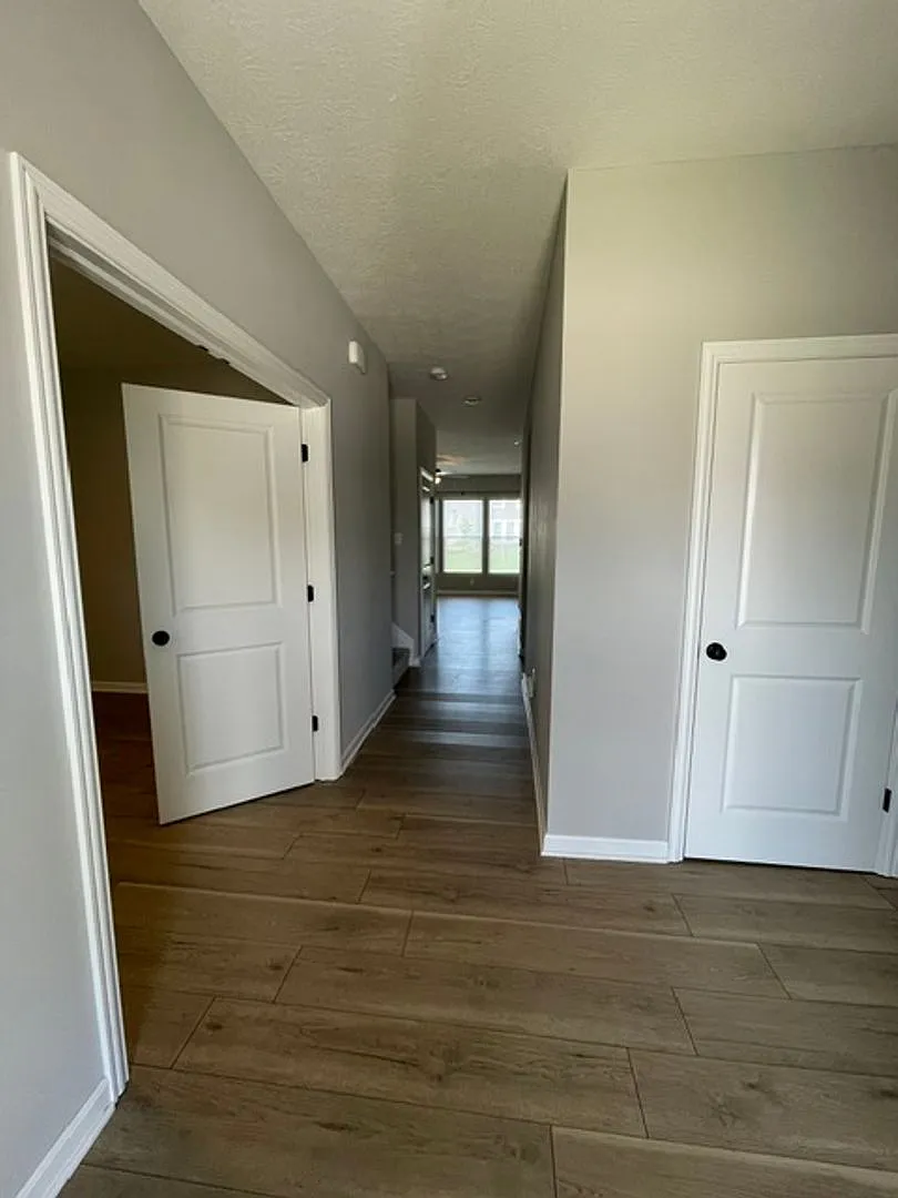 Spacious 4-Bedroom Lewis Center Home in Olentangy Schools with Full Basement — Photo 2